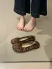 Zapatos planos retro de estilo coreano para mujer con punta dividida y corte bajo, nuevos para el otoño de 2026, slip-on tipo 'abuela' con suelas blandas y diseño de pezuña de cerdo
