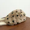 Gorra de visera estilo japonés de nicho lavada desgastada para mujer, versión coreana de otoño e invierno, gorra de pintor rasgada versátil de moda vintage