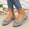 Comercio exterior talla grande 2026 primavera y otoño nuevo estilo mocasines slip-on para mujer con lazos de pedrería, punta fina poco profunda, zapatos de gamuza para mujer