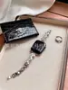 Correa de Metal con Cadena Incrustada de Resina de Trébol de Cuatro Hojas Adecuada para Apple Watch Correa de Aleación de Zinc para Reloj