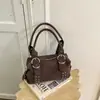 Bolsa de mão requintada da moda 2026, bolsa tote pequena, estilo doce e cool, bolsa de ombro, bolsa rosa de moto com tachas, bolsa de trabalho