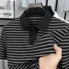 2026 Verão Novo Estilo Seda de Gelo Manga Curta Camiseta Masculina Elegante Casual Gola V Lapela Listrada Camisa Polo Masculina Atacado
