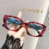 Gafas de lectura de moda con estampado de leopardo retro estilo europeo y americano transfronterizo marco de color luz azul anti-mariposa gafas para mediana edad y ancianos gafas personalizadas