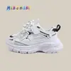 Zapatos Deportivos Nuevos de Primavera 2026 para Niños Zapatos de Papá Malla Transpirable Versátiles Zapatos Casuales para Niños y Niñas Modernos