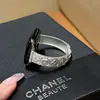 Adecuado para S11/10 y Otros Relojes Apple Watch, Pulsera Grabada con Patrón de Póker, Pieza Curva Correa de Metal para iWatch
