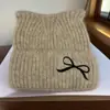 Bonito Sombrero de Punto con Orejas de Gato Otoño e Invierno Nuevo Cálido que Muestra la Cara Pequeño Sombrero de Lana para Mujer Invierno Circunferencia de Cabeza Grande Moda Sombrero de Deslizamiento