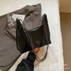 Atacado Fabricante Corrente Bolsa Pequena Bolsa Feminina 2026 Nova Tendência Moda Cor Sólida Bolsa de Ombro Estilosa Transversal Bolsa Bolinho