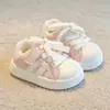 Sapatos de Concha para Bebê e Criança Pequena Outono Inverno Mais Veludo Sapatos de Lona para Crianças Velcro Solado Macio Bebê e Criança Pequena Quente Criança Pequena Esportes