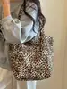 Yuezhi 2026 principios de otoño nueva moda bolsa de mano grande para mujer para el trabajo, bolso de hombro con estampado de leopardo vintage