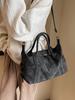 Bolso de mano retro transfronterizo para mujer, nueva moda de invierno 2024, bolso de hombro esmerilado, bolso cruzado de gran capacidad para uso diario.
