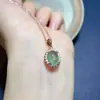 Pendente Vintage de Luxo Leve Pedra de Uva Prata S925 para Mulheres Cor Verde Cristal Colar Clavícula Pingente Atacado