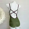 Traje de baño de competición verde musgo para mujer para uso en piscina, estilo nuevo conservador, traje de baño de una pieza tipo boxer de alta gama ajustado