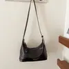 Bolsa de mão minimalista, relaxada e estilosa, novo modelo 2026 para trabalho e deslocamento, bolsa de ombro cruzado de cor sólida, moderna