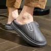 Pantuflas de algodón de invierno para hombre, talla grande, estilo nuevo 2026, para uso en interiores, antideslizantes, cálidas y con suela gruesa forrada de felpa