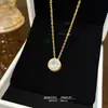 Colgante Súper Brillante de Diamantes Completos, Collar de Lujo Ligero y de Alta Gama, Cadena Versátil para Clavícula, Accesorios de Acero de Titanio que No se Desvanecen para Mujer