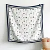 Lenço quadrado de seda artificial de alta qualidade com estampa de rosas estilo coreano para mulheres, fino, elegante, luxo leve, lenço e xale estilosos para mulheres
