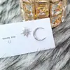Brincos Assimétricos de Estrela e Lua com Strass Microincrustados, Brilho Estrelado da Moda, Design Simples de Estrela, Brincos Estilosos e Elegantes