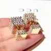 2026 Novos Brincos Quadrados de Diamante de Alta Qualidade Europeus e Americanos para Mulheres, Brincos de Tarraxa Estilosos, Atacado Transfronteiriço