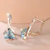 Brincos de Ouro Champagne com Diamante Triângulo Micro-Pavimentado e Zircônia Branca Redonda para Mulheres, Design Personalizado da Moda e Bonito