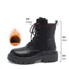 Botas Martin Peludas Femininas 2026 Nova Coleção Outono/Inverno Preto Solado Grosso Aumento de Altura Botas de Neve Estilo Britânico Cano Médio Sapatos de Algodão