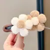Color café con leche clip de pico de pato floral pasador grande para recogido en la nuca, accesorio de pelo de felpa nuevo de otoño e invierno 2026 para mujer