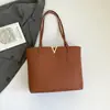 Bolso Grande de Mujer Nuevo 2026 Nuevo de Moda Tendencia Bolso para Mamá de Mediana Edad Hombro Único Axila Bolso de Mano Simple