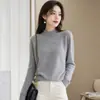Atacado transfronteiriço de suéteres elegantes de gola alta média novos para outono e inverno para mulheres, blusas de tricô simples, camisas básicas de manga longa estilo coreano, da moda