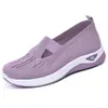 Sapatos para Mulheres Transfronteiriços Tamanho Grande Sapatos Femininos Sapatos Sola Macia Sapatos para Mãe de Uma Perna Malha Respirável Sapatos de Tecido Old Beijing