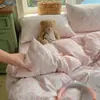 Juego de ropa de cama de cuatro piezas apto para la piel, modelo nuevo 2026, funda de edredón de gasa de doble capa, sábana y funda de colcha para dormitorio individual de estudiante, juego de tres piezas