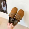 Moda 2026 Zapatos de Salón Hebilla Hermosa Correa de Cuero Retro Zapatos de Punta Dividida Mujer Fondo Plano Zapatos Pequeños de Cuero Lade Nuevo Caña Baja Otoño