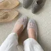 Sapatos de Gelatina Verão Bico Fino para Mulheres, Sapatos Planos Vazados de Cristal Coreanos, Sandálias Transparentes Baixas para a Praia