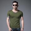 Camiseta de manga corta para hombre, verano 2024, nueva marca de moda, camiseta de corte entallado estilo Hong Kong con cuello en V y media manga para hombre.