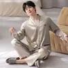 Pijama de Seda Gelada para Homens Primavera e Outono, Cardigã Fino de Seda de Manga Longa Fresco para Verão, Roupa de Casa Listrada de Alta Qualidade