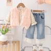 Traje para niña 2025 Nuevo Conjunto de tres piezas para bebé niña de primavera y otoño con suéter jacquard calado y jeans de encaje