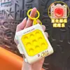 Chaveiro brinquedo criativo de animalzinho que brilha para alívio do estresse, gadget divertido de descompressão para estudantes, pequeno pingente presente atacado