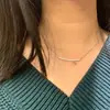 Collar de Joyería, Marca de Lujo Ligero de Moda, Collar con Cara Sonriente, Diseño de Nicho de Alta Gama, Collar con Colgante Pequeño Incrustado con Piedras Preciosas