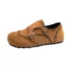 Sapatos Brogue Vintage de Couro Embossado com Fivela Novos 2026 Estilo Britânico Outono Sola Grossa Aumentador de Altura Sapatos de Couro Femininos
