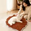 Cama para gato con forma de tamal, cómoda, transpirable, lavable, resistente a las manchas, resistente al desgarro y no atrae el pelo de mascota - un artículo para mascotas