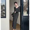 Comercio Exterior Ropa de Mujer Toma Real Estilo Ligeramente Maduro Vestido de Punto Trenzado con Cuello en V para Mujer Aspecto Adelgazante Otoño e Invierno Falda Larga Interior Lana