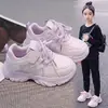 Zapatillas Deportivas Infantiles Superficie de Cuero 2026 Otoño Nuevo Estilo Zapatos tipo "Dad Shoes" para Niñas Moda Niños Medianos y Grandes Zapatillas de Correr para Niñas Zapatos de Moda