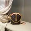 2026 Nova Bolsa Pequena de Luxo Feminina Leve Bolsa de Balde Moda Versátil Bolsa de Mão Elegante Bolsa de Ombro Único Transversal