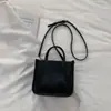 Bolso Versátil de Diseño de Nicho Elegante para Mujer Modelo Nuevo 2026 Alta Estética Ligero Simple para Viajar al Trabajo Bolso de Hombro Cruzado