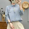 Camisa de Algodão Longa Estilosa e Juvenil no Atacado com Bolsos Bordados de Gato, Camisa Casual Feminina de Primavera com Decoração 3D