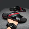 Chinelos de Couro Masculinos de Verão Transfronteiriços, Slip-Ons Antiderrapantes, Sapatos de Praia com Solado Macio, Sandálias de Outdoor Fashion e Tendência