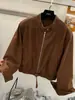Chaqueta de cuero flockeado con cuello mao retro para mujer, nueva colección otoño 2026, corte holgado, estilo corto con cremallera, adecuada para figuras petite