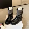 Aumento de altura de 4CM! Fivela de cinto vintage botas de motocicleta para mulheres, estilo de rua outono e inverno salto plataforma botas de garota popular botas de montaria de sola grossa versáteis