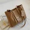 Bolsa Tote Nova de Verão 2026, Grande Capacidade, Casual, Adequada para o Trabalho, Moderna, Bolsa de Ombro Simples, Bolsa de Ombro de Luxo Leve