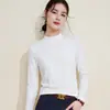 [Camiseta de manga comprida com gola média em mistura de lã] Camada base elegante, estilo de luxo discreto, corte justo, valoriza a silhueta e top versátil