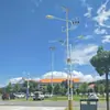 Proyecto prepago para nuevas áreas rurales: Farolas solares de doble cabeza con brazo alto y bajo, postes de farola de 6,8 m y 10 m