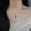 Collar para mujer con colgante bañado en plata con figura de Buda de calcedonia blanco hielo, diseños de hoja y calabaza, ágata y jade de Maitreya